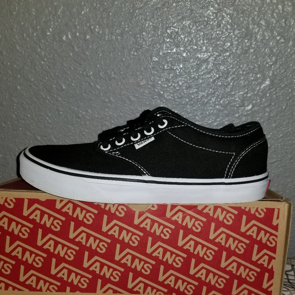 ONE DAY SALE 💁🏻‍♀️🕶Atwood Vans